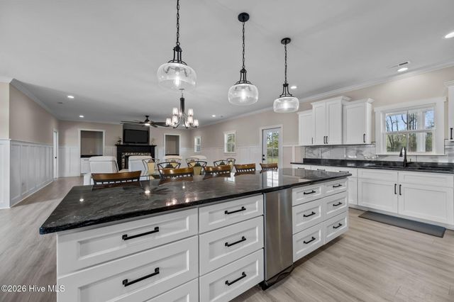 127 Louise Lane, Richlands, NC 28574