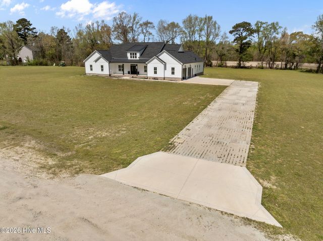 127 Louise Lane, Richlands, NC 28574