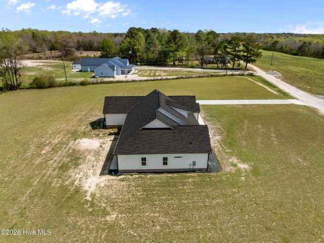 127 Louise Lane, Richlands, NC 28574