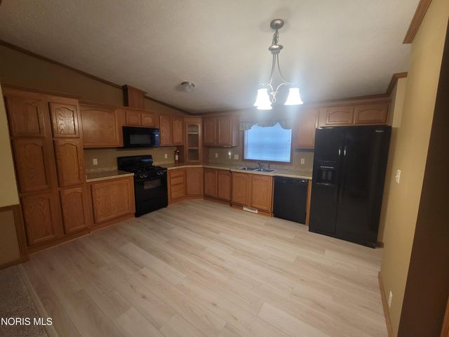 30630 Drouillard Road, 82, Walbridge, OH 43465