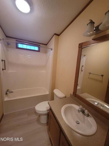 30630 Drouillard Road, 82, Walbridge, OH 43465