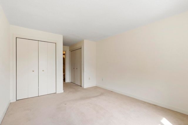 321 Place Ln 321, Woburn, MA 01801