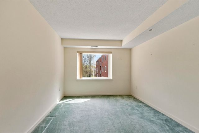 321 Place Ln 321, Woburn, MA 01801