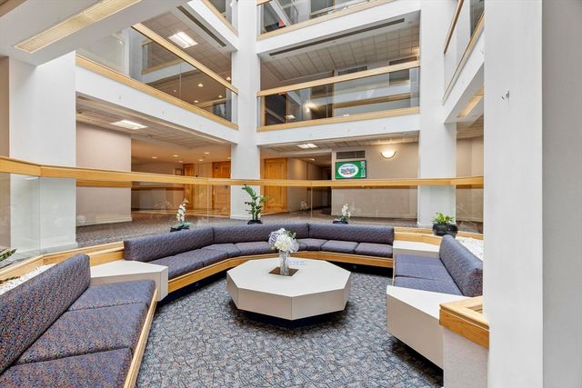 321 Place Ln 321, Woburn, MA 01801