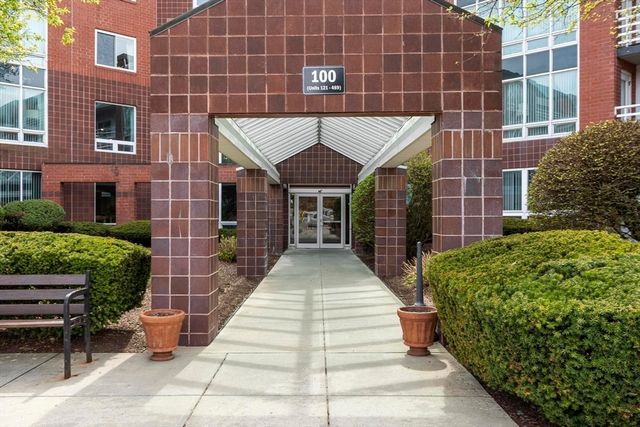 321 Place Ln 321, Woburn, MA 01801