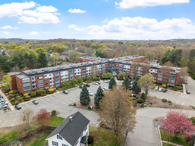 321 Place Ln 321, Woburn, MA 01801