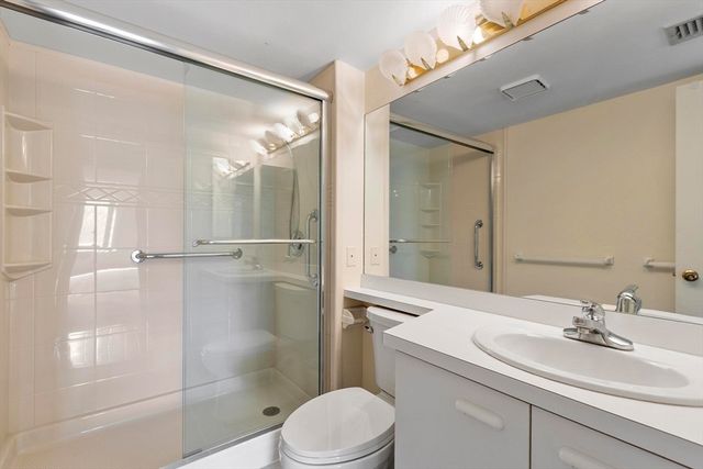 321 Place Ln 321, Woburn, MA 01801