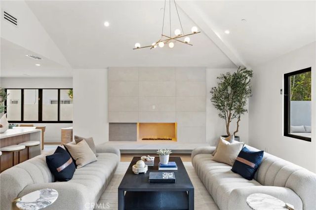 1312 Dover Drive, Newport Beach, CA 92660