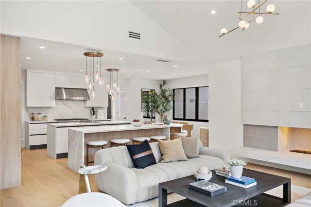 1312 Dover Drive, Newport Beach, CA 92660