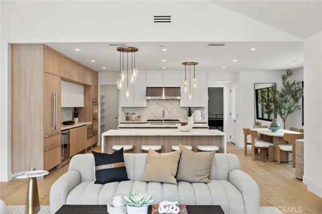 1312 Dover Drive, Newport Beach, CA 92660