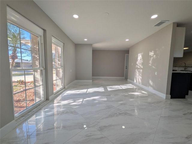 5523 VENETIAN BOULEVARD NE, St Petersburg, FL 33703