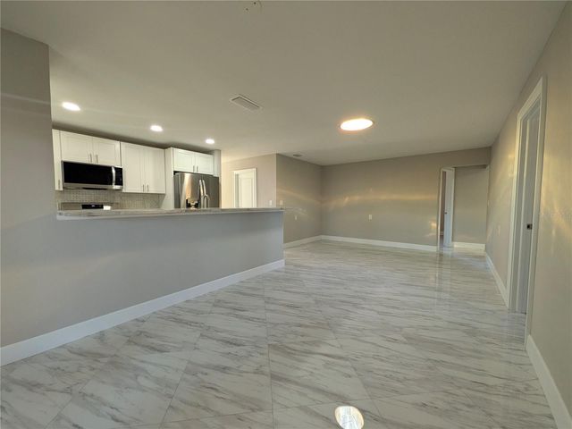 5523 VENETIAN BOULEVARD NE, St Petersburg, FL 33703