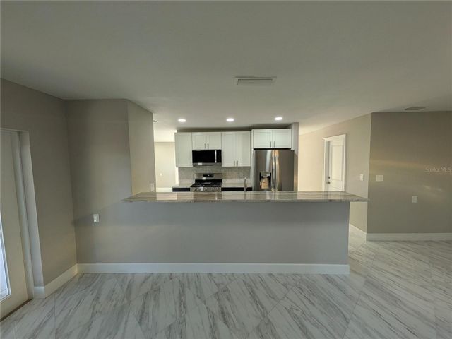 5523 VENETIAN BOULEVARD NE, St Petersburg, FL 33703