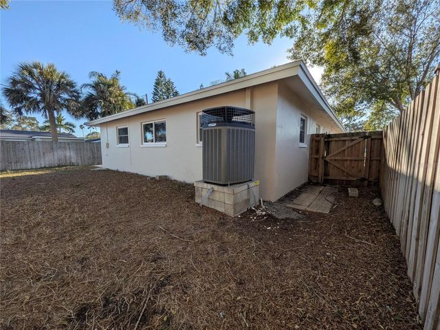 5523 VENETIAN BOULEVARD NE, St Petersburg, FL 33703