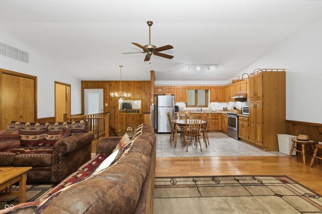 4534 Executive Drive, Spencer, IN 47460