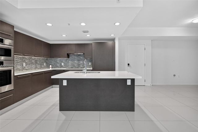 7751 NW 107th Avenue 209, Doral, FL 33178
