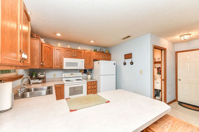 9123 Tansel Park Court, Indianapolis, IN 46234