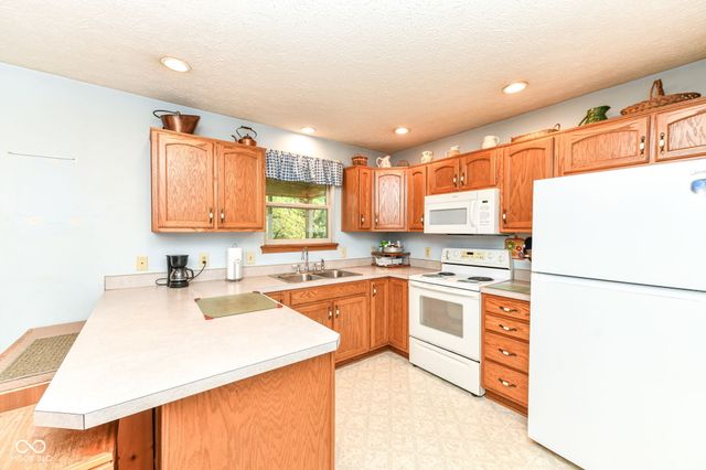 9123 Tansel Park Court, Indianapolis, IN 46234