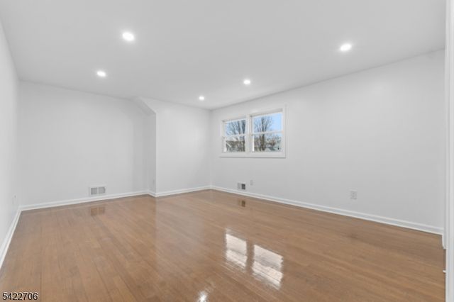 124 Dunbar Ave, Woodbridge Twp., NJ 08863