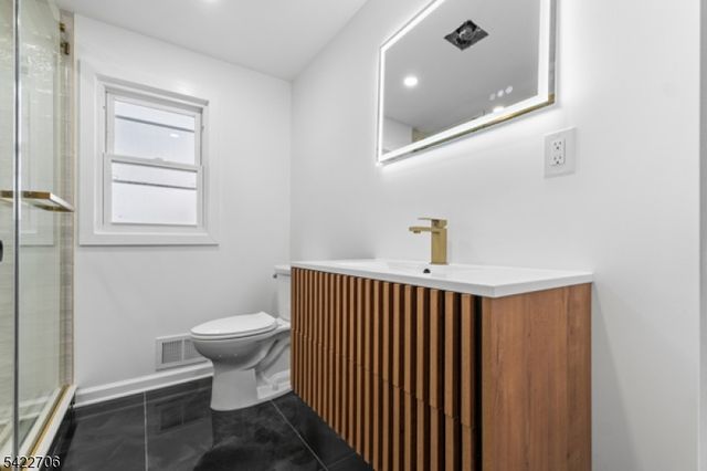 124 Dunbar Ave, Woodbridge Twp., NJ 08863