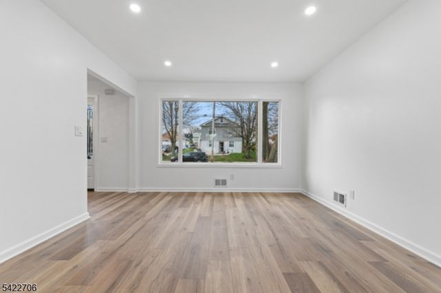 124 Dunbar Ave, Woodbridge Twp., NJ 08863