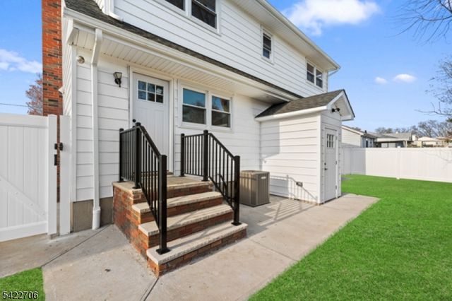 124 Dunbar Ave, Woodbridge Twp., NJ 08863