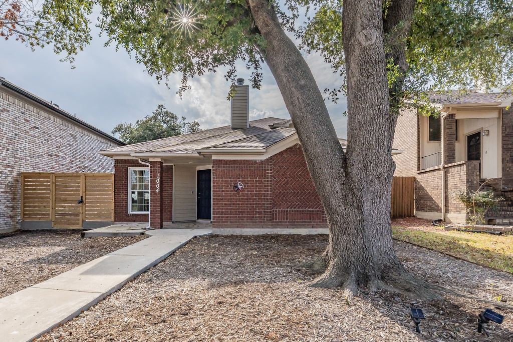 1004 Alameda Drive, Carrollton, TX 75007