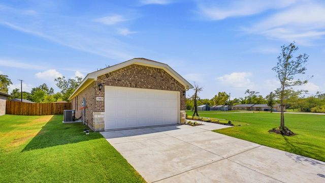 1903 Glory Drive, Bonham, TX 75418