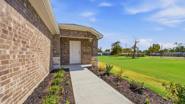1903 Glory Drive, Bonham, TX 75418