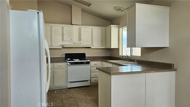 69525 Dillon, Desert Hot Springs, CA 92241