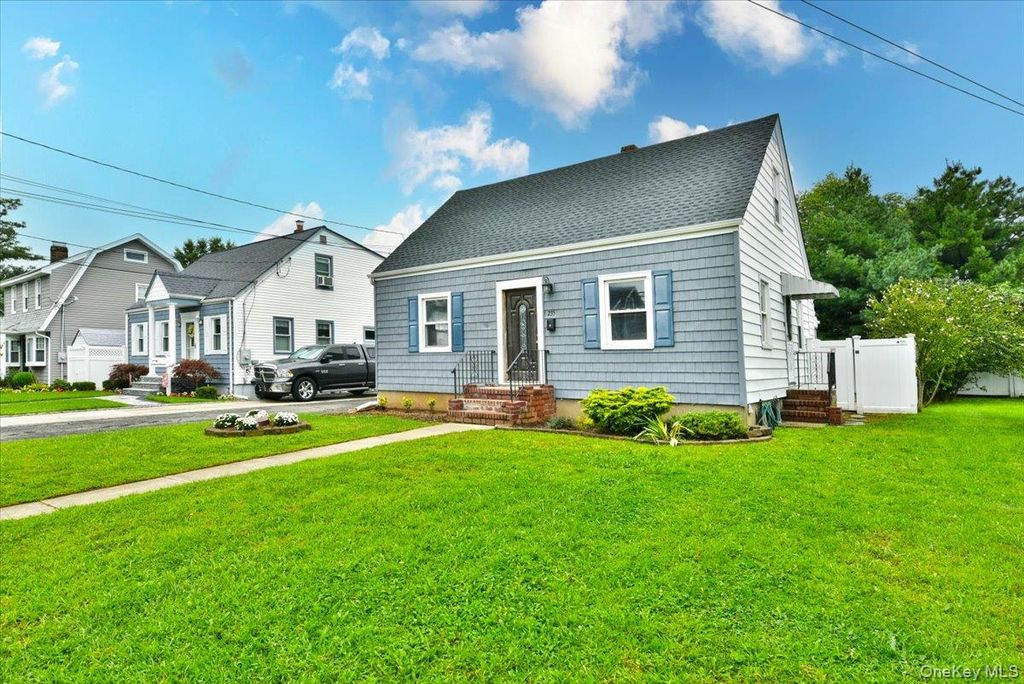 235 Madison Avenue, Oceanside, NY 11572 — photo 2