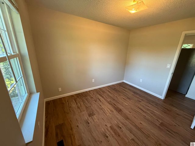 41 Candlelite Dr., Almo, KY 42020