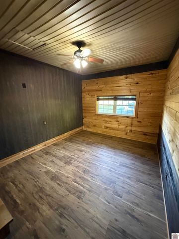41 Candlelite Dr., Almo, KY 42020
