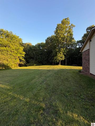 41 Candlelite Dr., Almo, KY 42020
