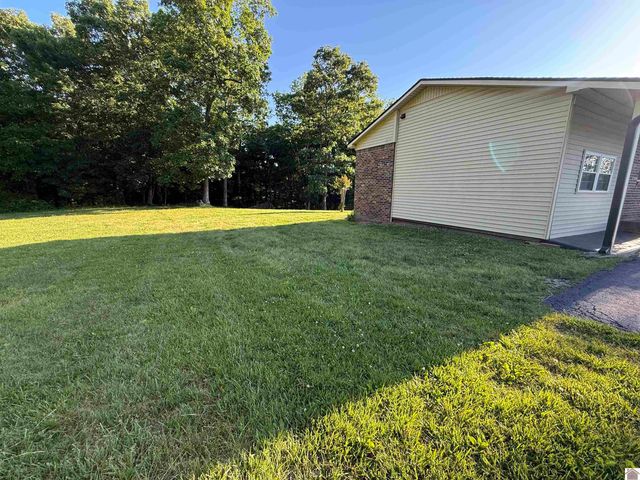 41 Candlelite Dr., Almo, KY 42020
