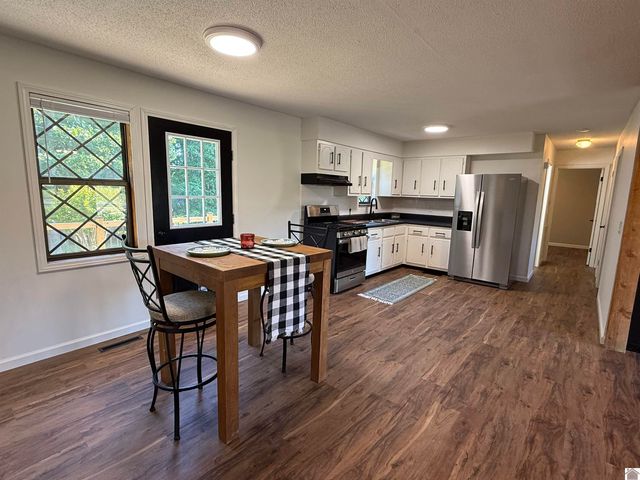 41 Candlelite Dr., Almo, KY 42020