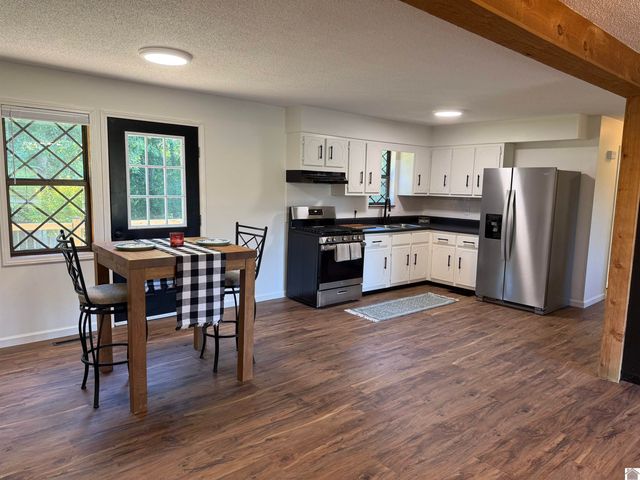 41 Candlelite Dr., Almo, KY 42020