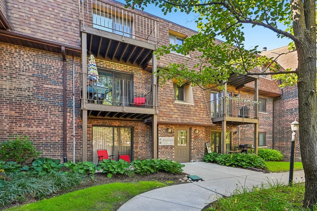 1406 S Fairfield Avenue 49B, Lombard, IL 60148 — exterior