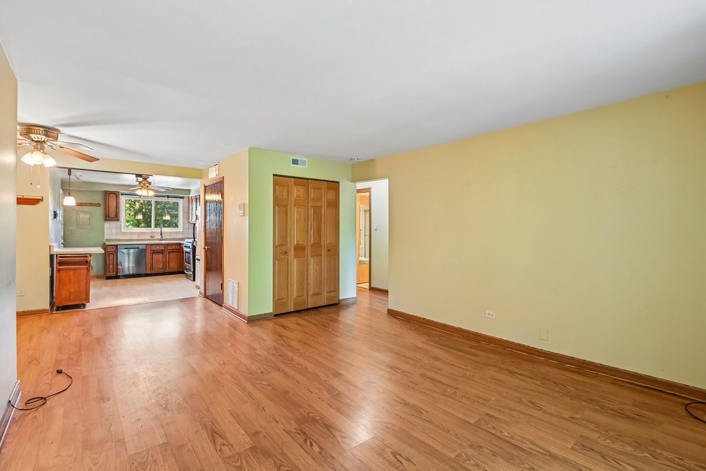 1406 S Fairfield Avenue 49B, Lombard, IL 60148 — photo 2