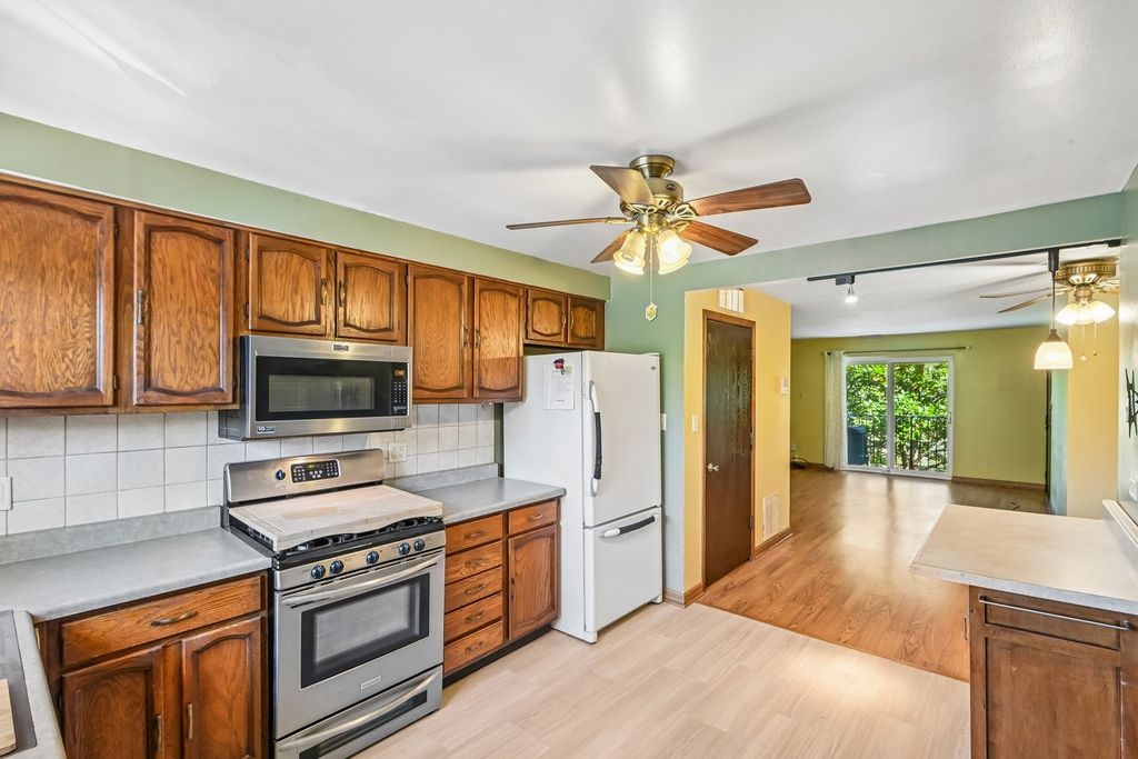 1406 S Fairfield Avenue 49B, Lombard, IL 60148 — photo 4
