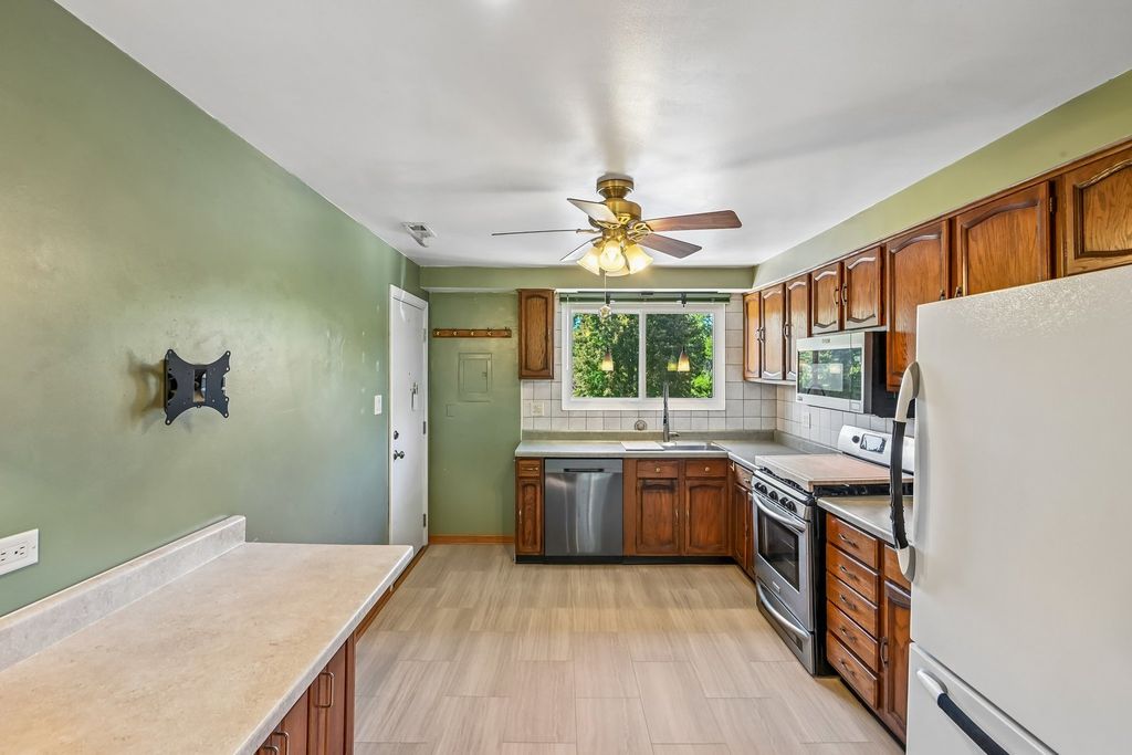 1406 S Fairfield Avenue 49B, Lombard, IL 60148 — photo 5