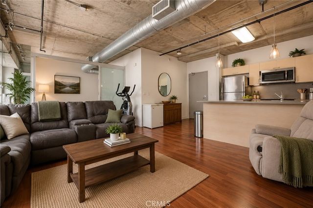 645 W 9th Street 314, Los Angeles, CA 90015