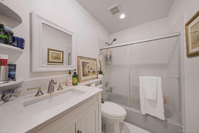 4 W Prospect Street, Selden, NY 11784