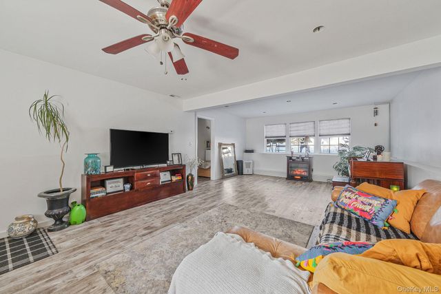 4 W Prospect Street, Selden, NY 11784