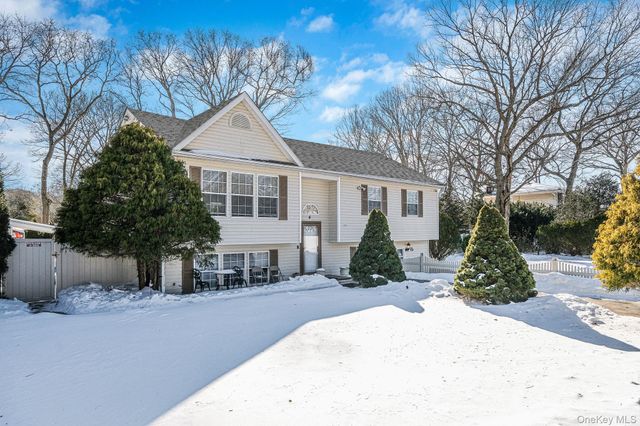 4 W Prospect Street, Selden, NY 11784