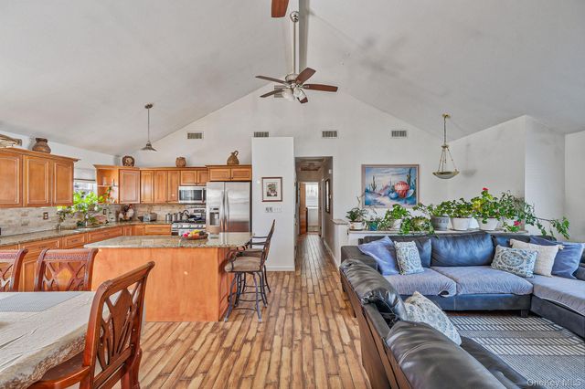 4 W Prospect Street, Selden, NY 11784