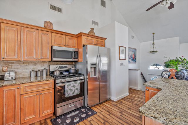 4 W Prospect Street, Selden, NY 11784