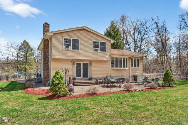 449 W Mombasha Road, Monroe, NY 10950