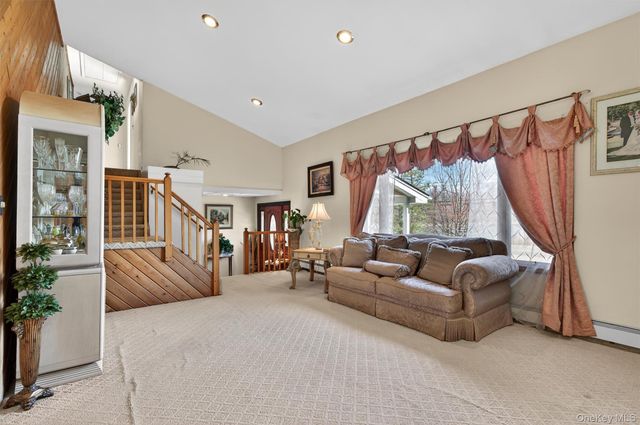 449 W Mombasha Road, Monroe, NY 10950