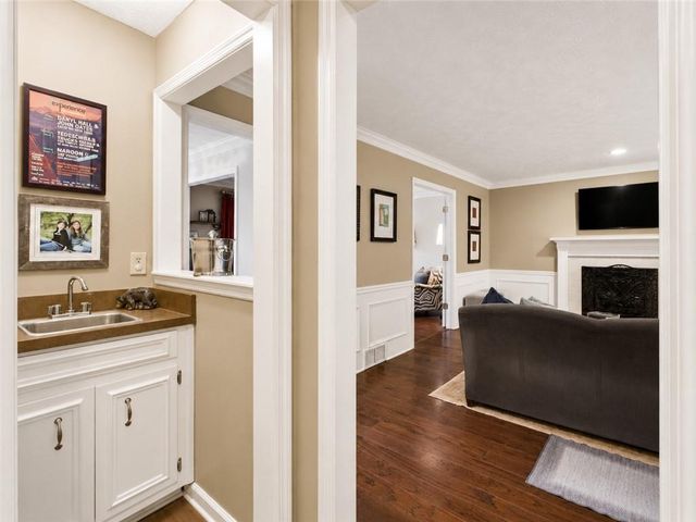 4648 Glenforest Drive NE, Roswell, GA 30075